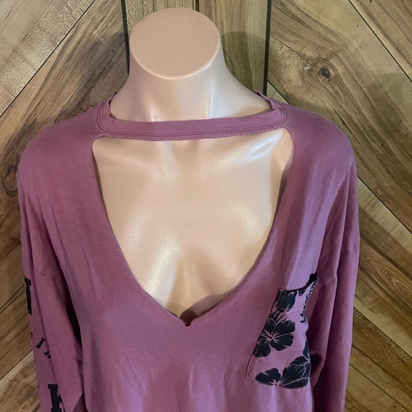 VS PINK Women’s Medium Dark Pink V-Neck Long Sleeve Shirt - Picture 4 of 10